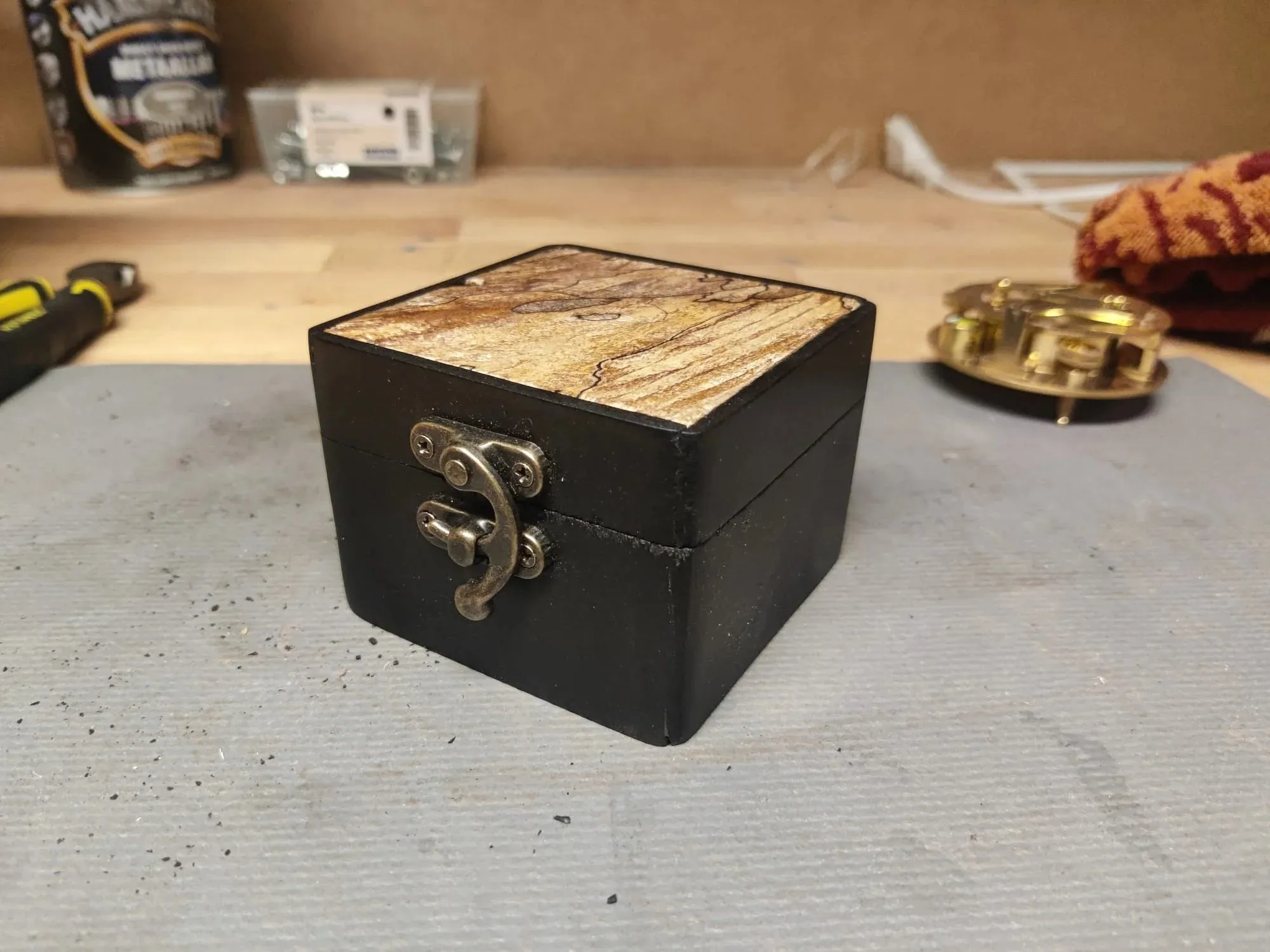 The closed box seen from the front