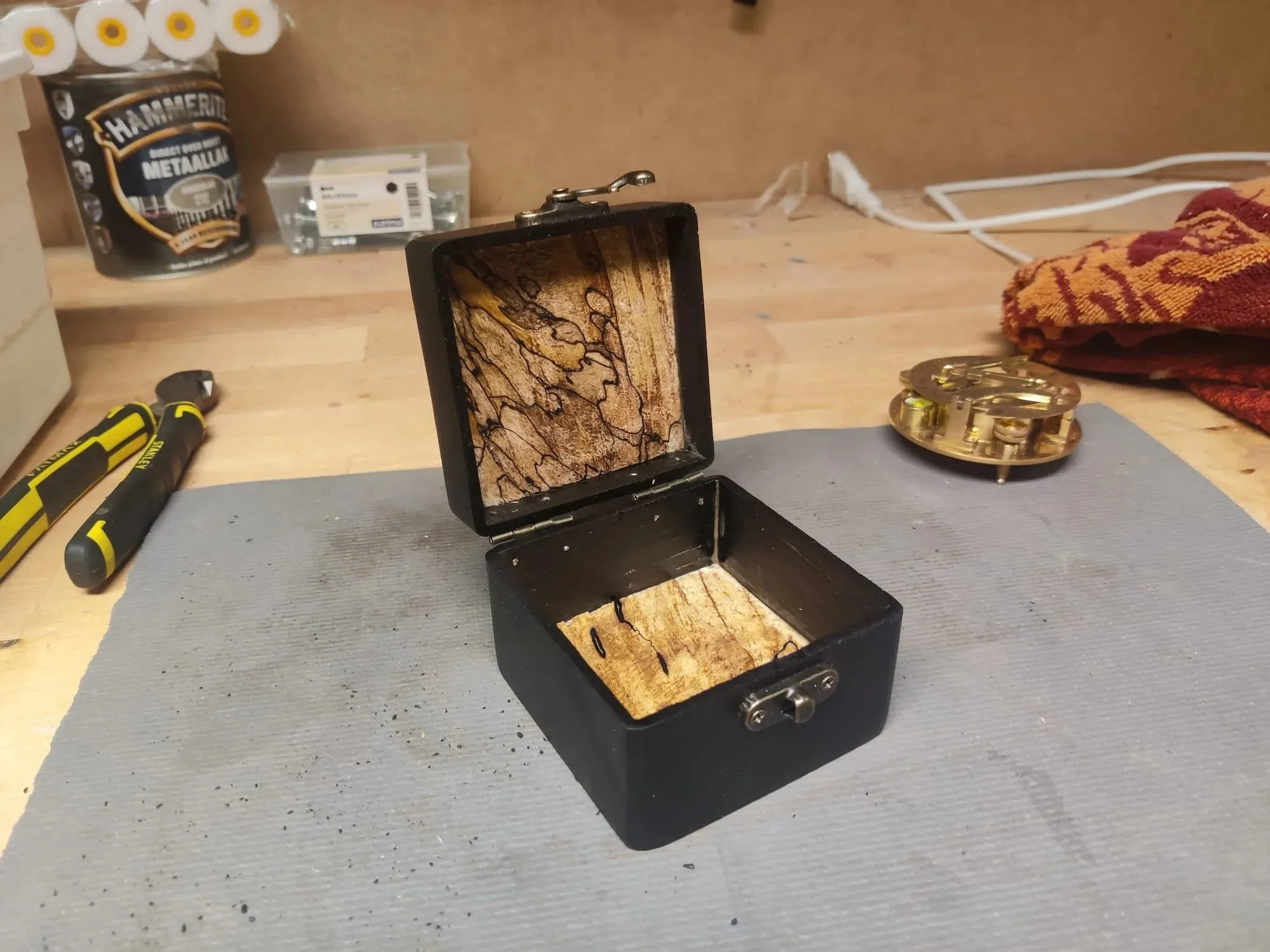 The box open and empty