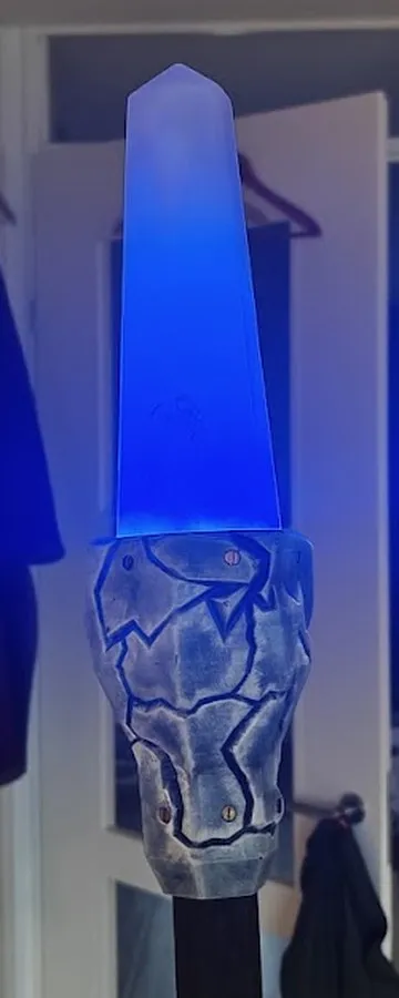 The same Ice/Rock topper with the crystal lit blue